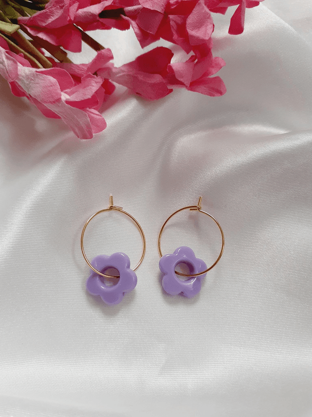 Boucles d&#039;oreilles fleur violette